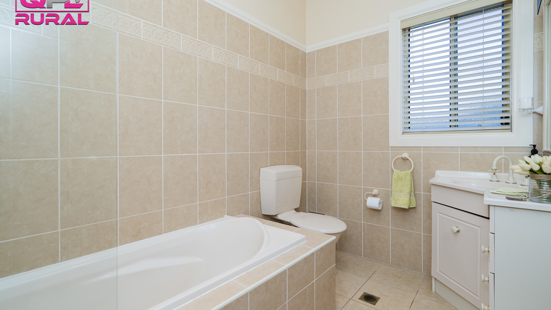 101 Palm Avenue, Leeton NSW 2705 - photo 15