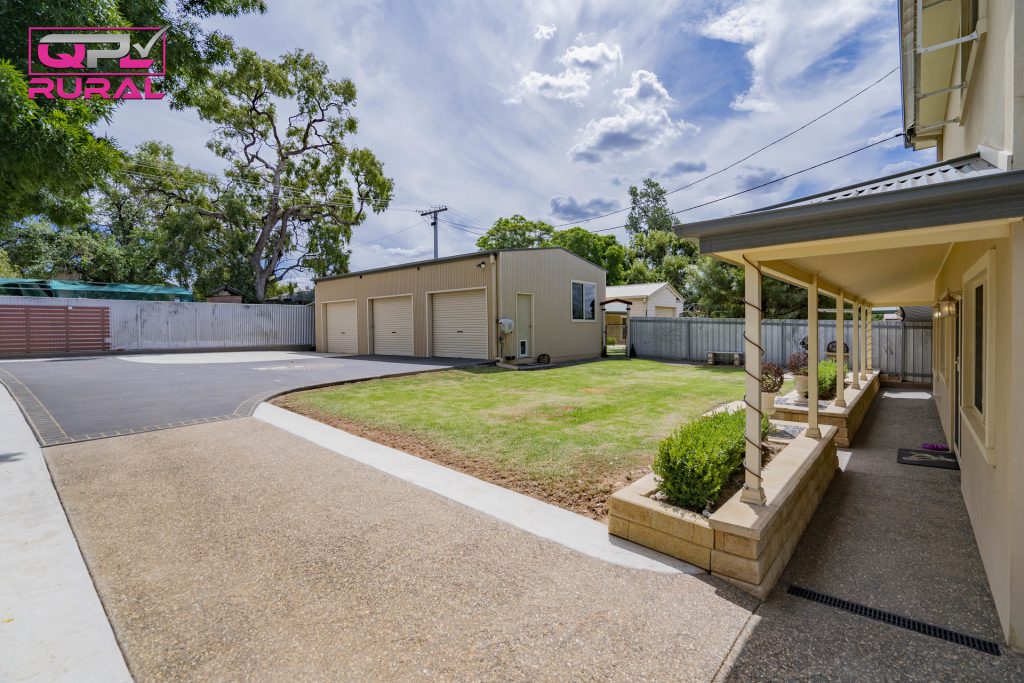 101 Palm Avenue, Leeton NSW 2705 - photo 17