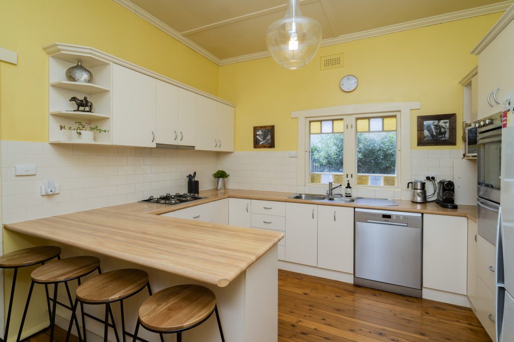68 Larmer Street, Narrandera NSW 2700 - photo 2