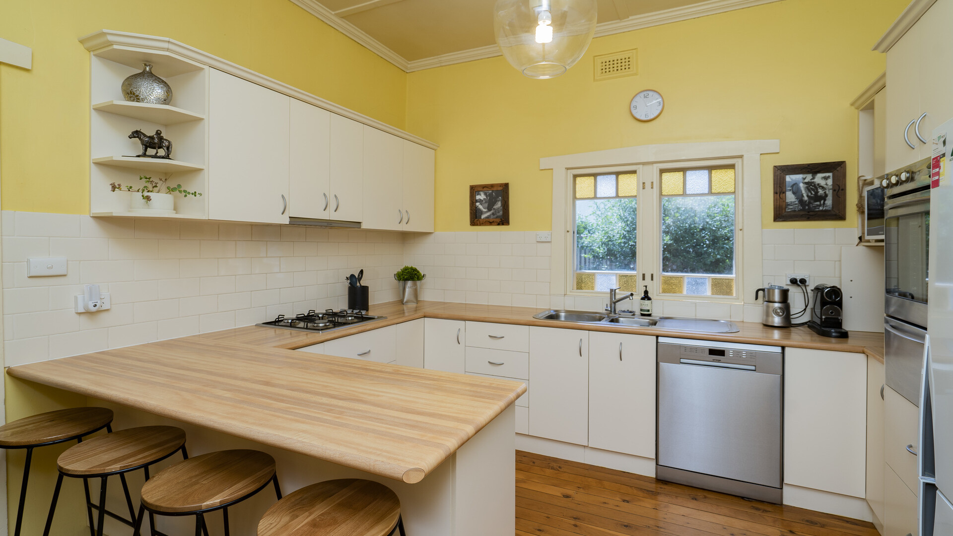68 Larmer Street, Narrandera NSW 2700 - photo 2
