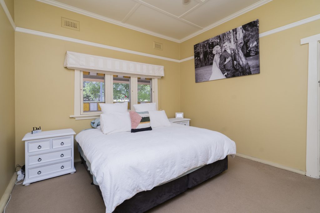 68 Larmer Street, Narrandera NSW 2700 - photo 11