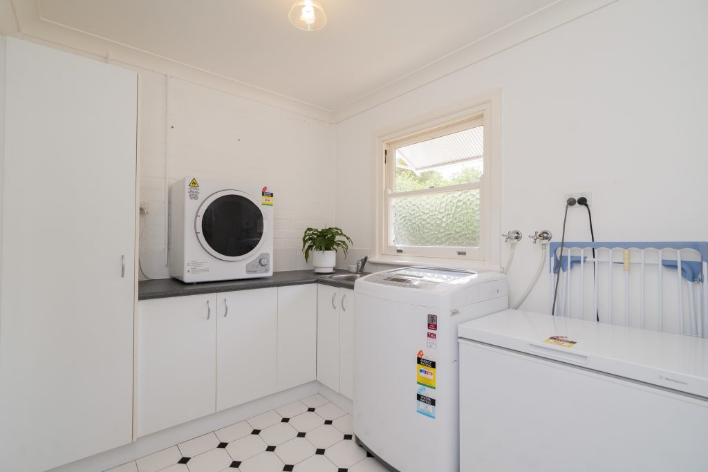 68 Larmer Street, Narrandera NSW 2700 - photo 17
