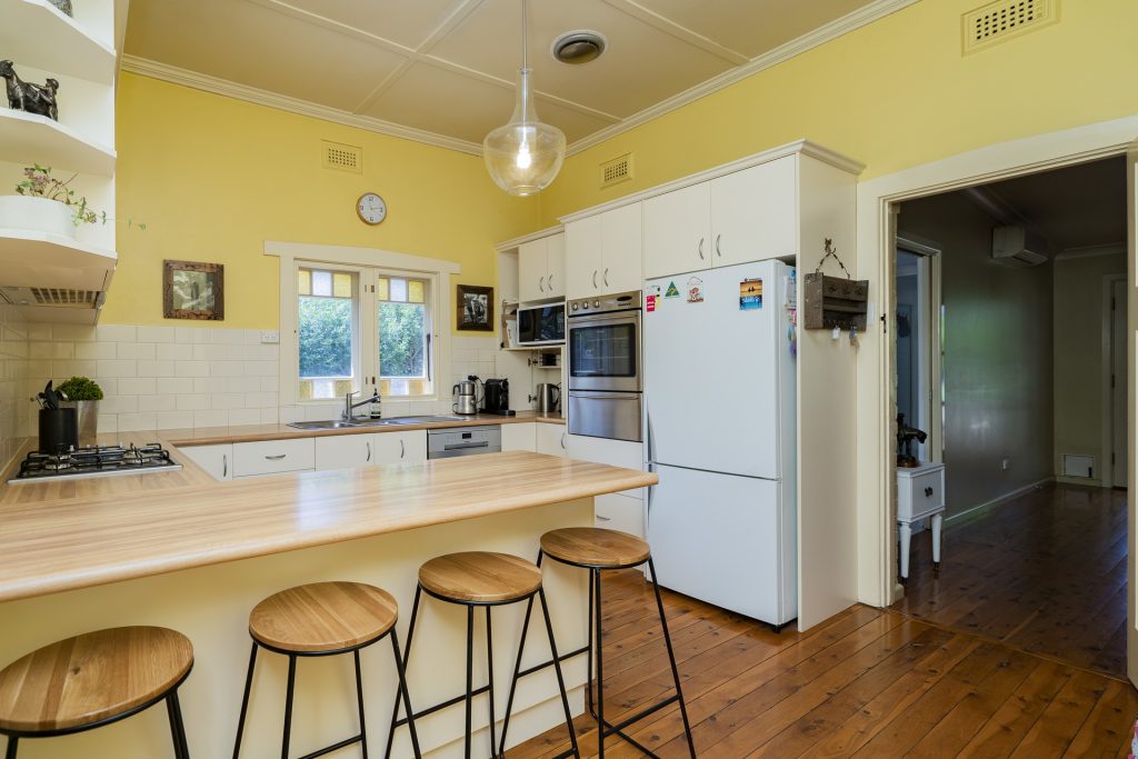 68 Larmer Street, Narrandera NSW 2700 - photo 3