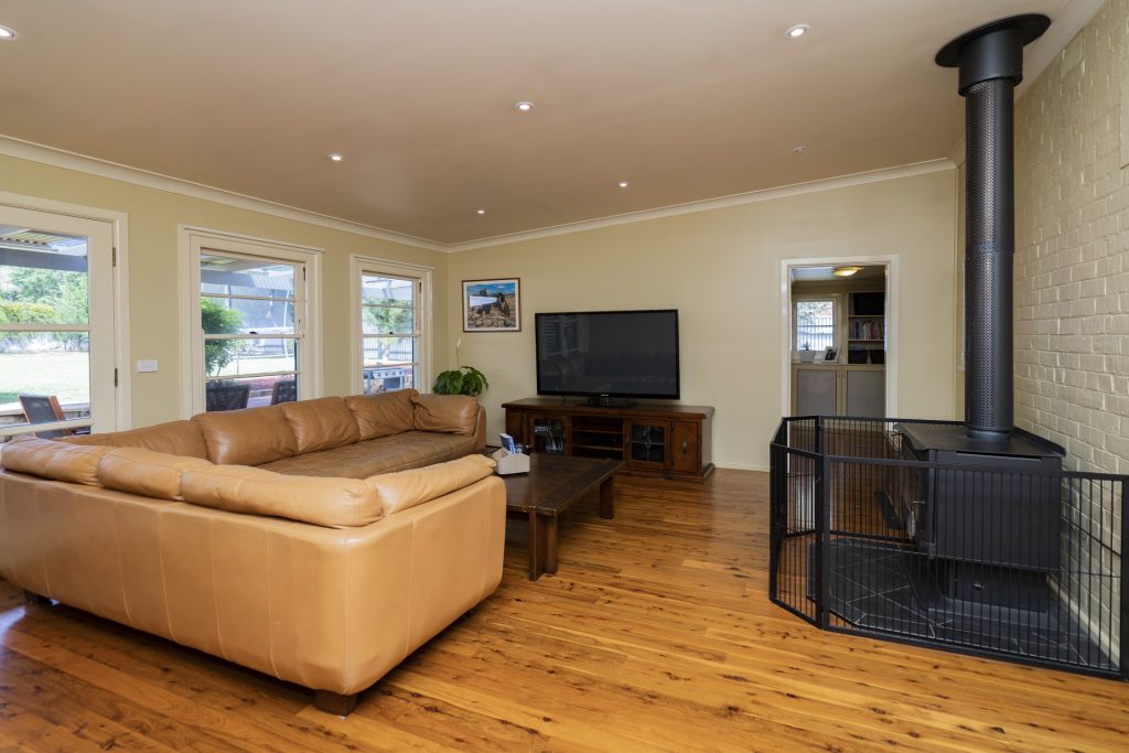 68 Larmer Street, Narrandera NSW 2700 - photo 5