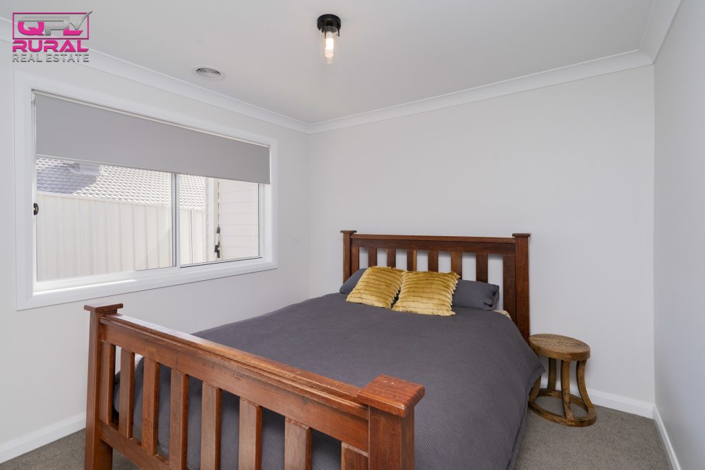 8 John Rands Place, Temora NSW 2666 - photo 15