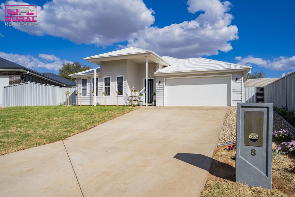 8 John Rands Place, Temora NSW 2666 - photo 3