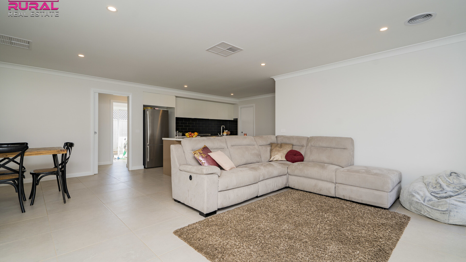 8 John Rands Place, Temora NSW 2666 - photo 5