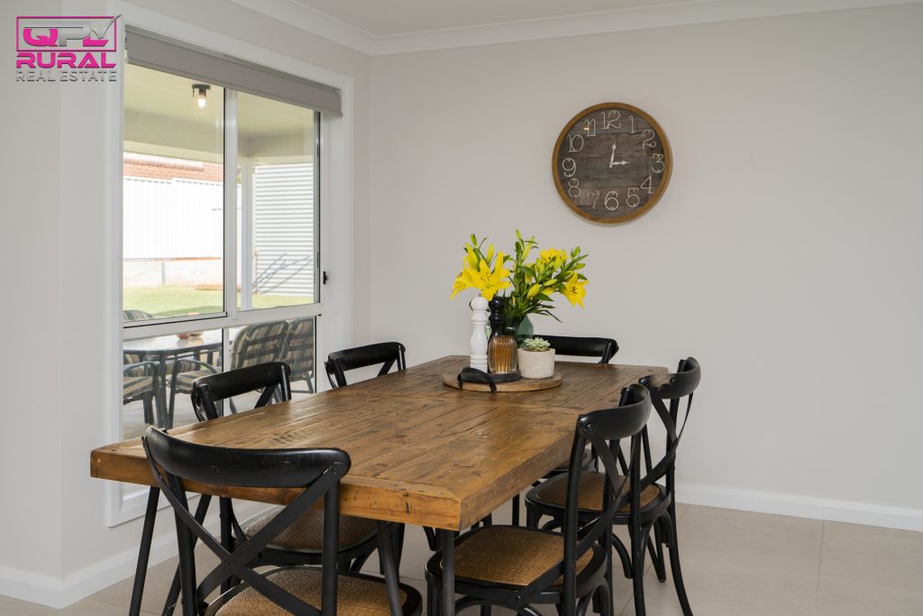 8 John Rands Place, Temora NSW 2666 - photo 10