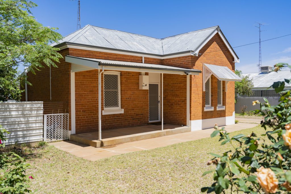 46 Riverine Street, Narrandera NSW 2700 - photo 2
