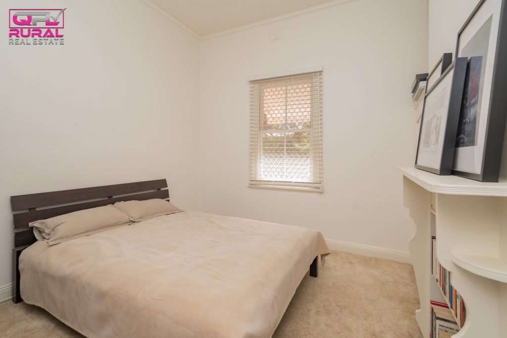 46 Riverine Street, Narrandera NSW 2700 - photo 11