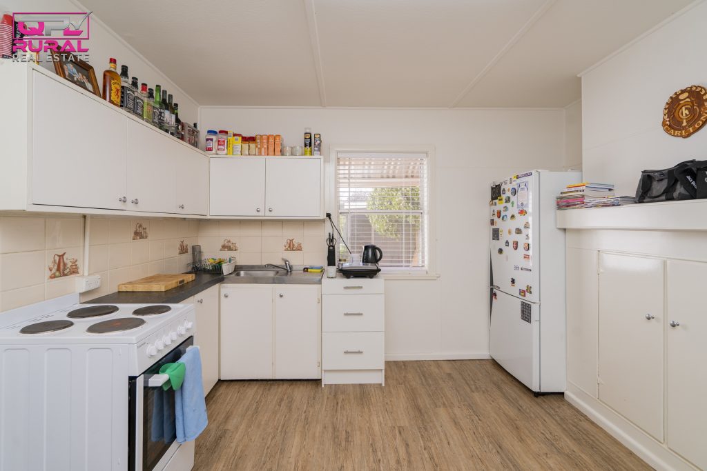 46 Riverine Street, Narrandera NSW 2700 - photo 4