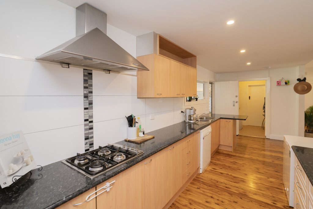 10 Grosvenor Street, Narrandera NSW 2700 - photo 4