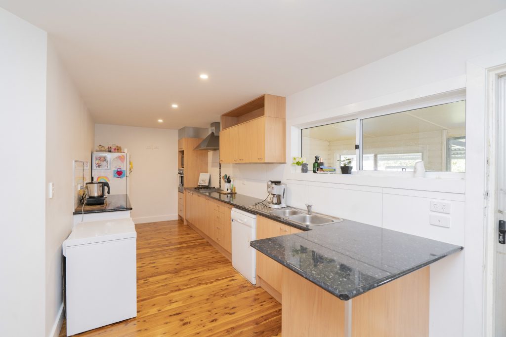 10 Grosvenor Street, Narrandera NSW 2700 - photo 5