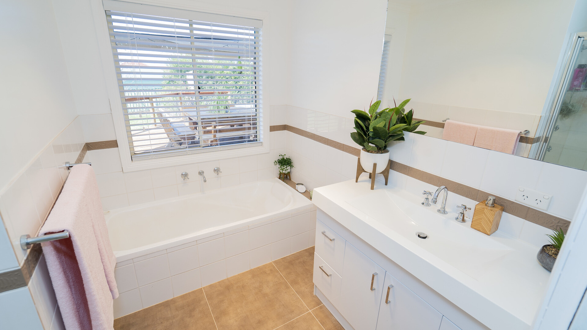 53 Boundary Road, Narrandera NSW 2700 - photo 13