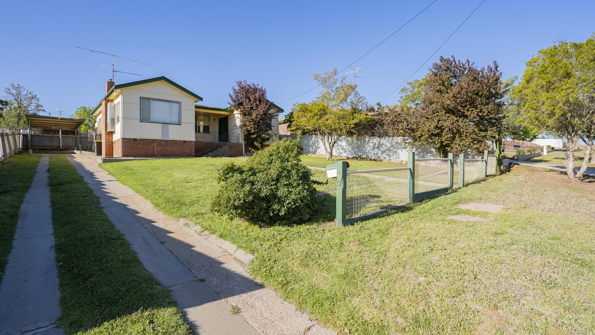 13 Myrtle Street, Narrandera NSW 2700 - photo 2