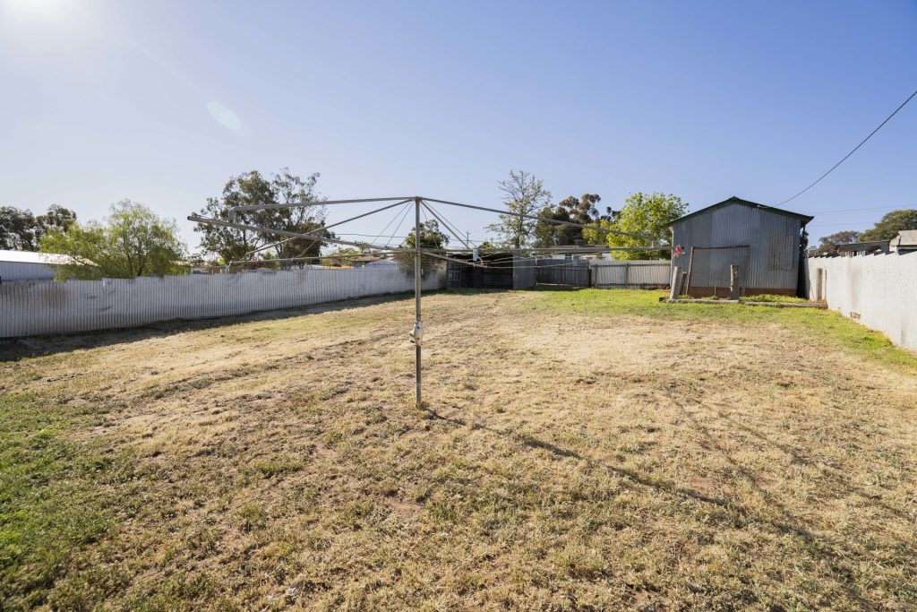 13 Myrtle Street, Narrandera NSW 2700 - photo 11