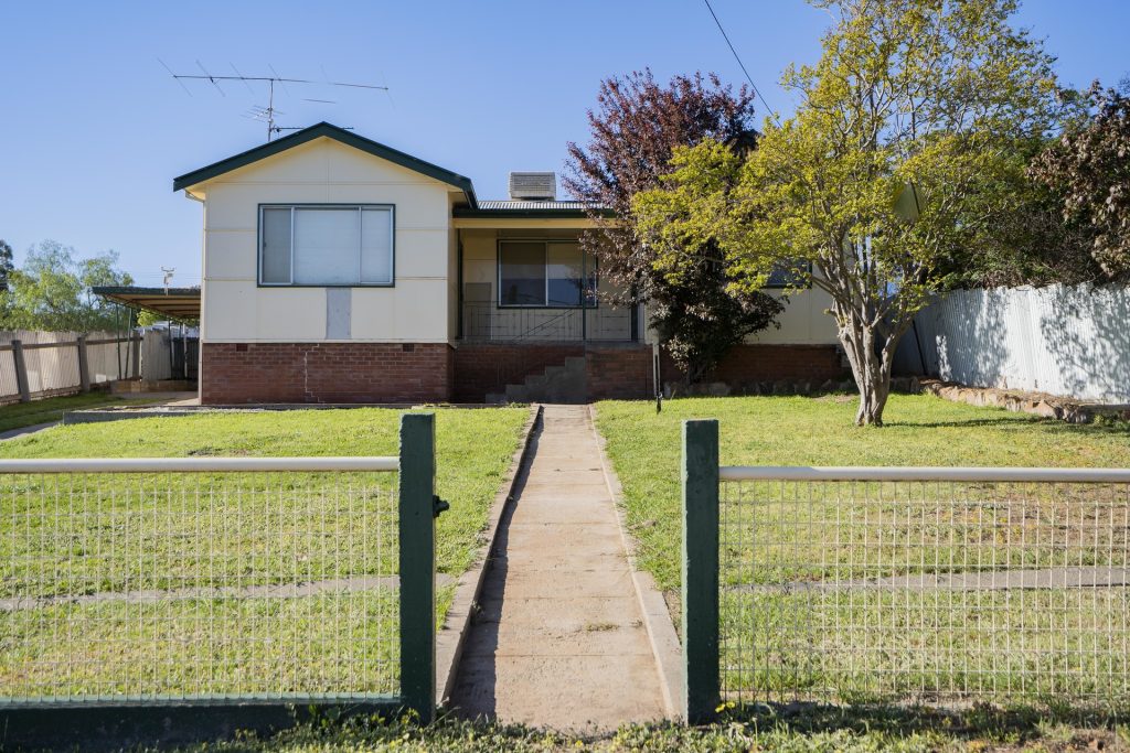 13 Myrtle Street, Narrandera NSW 2700 - McGrath Riverina