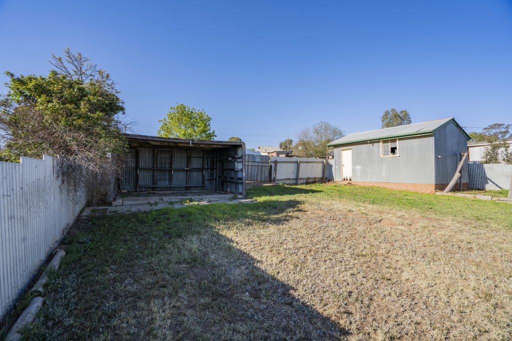 13 Myrtle Street, Narrandera NSW 2700 - photo 12