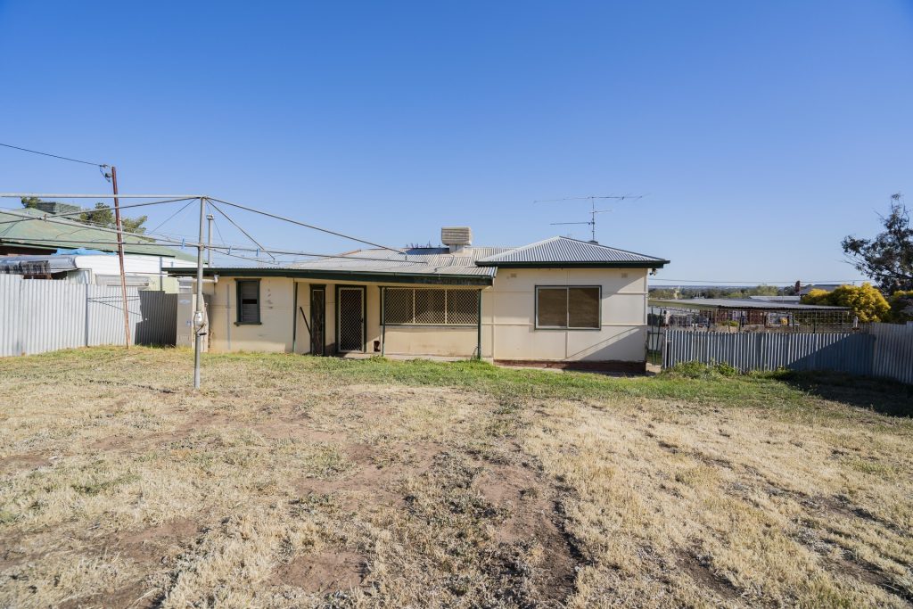 13 Myrtle Street, Narrandera NSW 2700 - photo 13