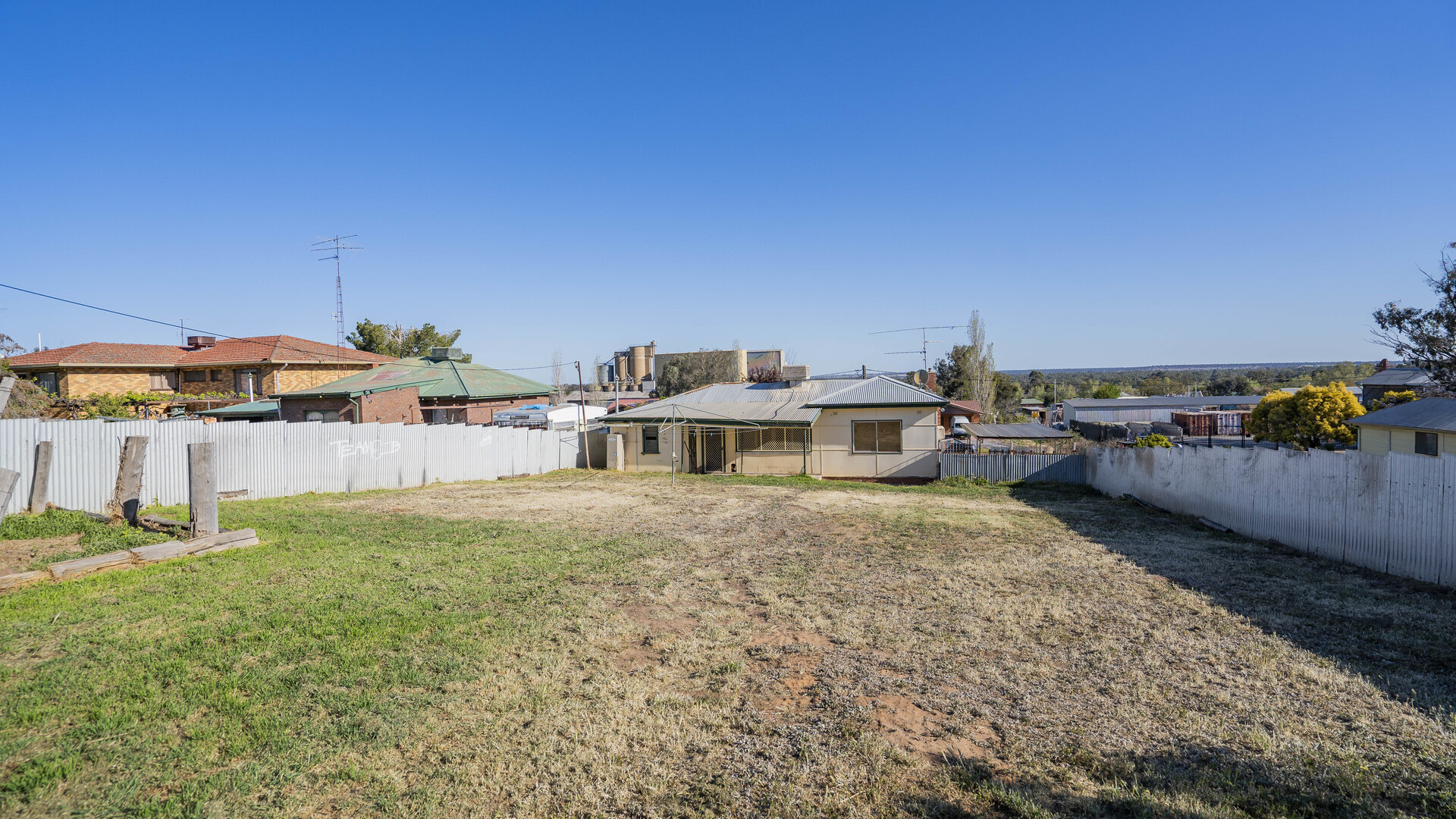 13 Myrtle Street, Narrandera NSW 2700 - photo 14
