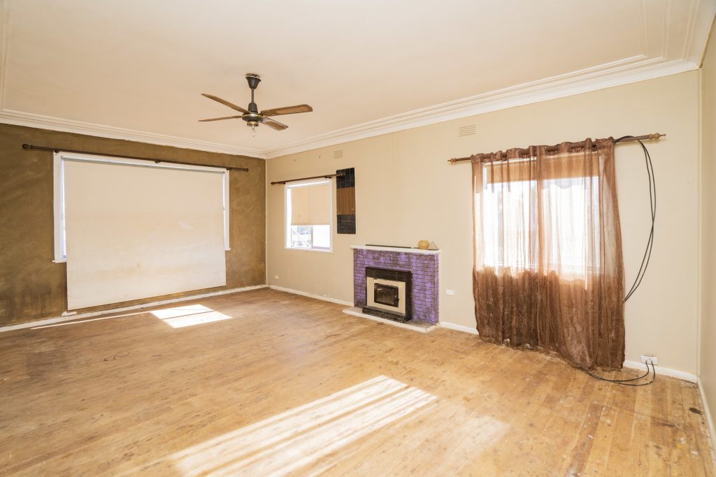 13 Myrtle Street, Narrandera NSW 2700 - photo 5