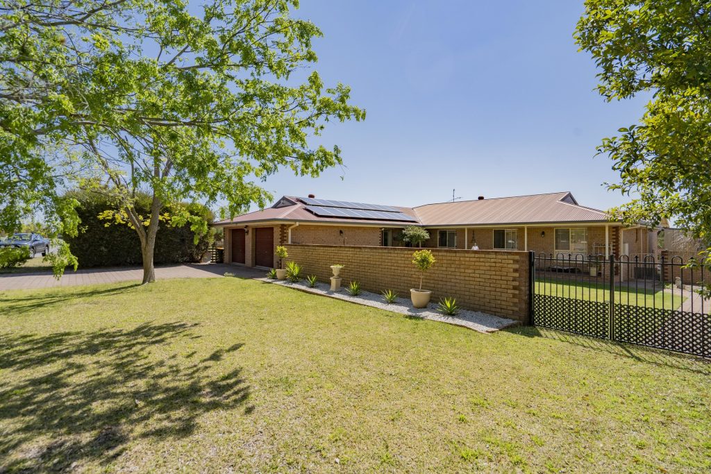 11 Kiesling Drive, Narrandera NSW 2700 - McGrath Riverina