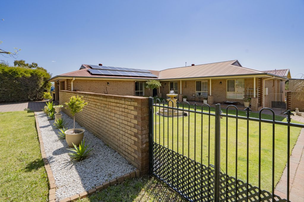 11 Kiesling Drive, Narrandera NSW 2700 - photo 4