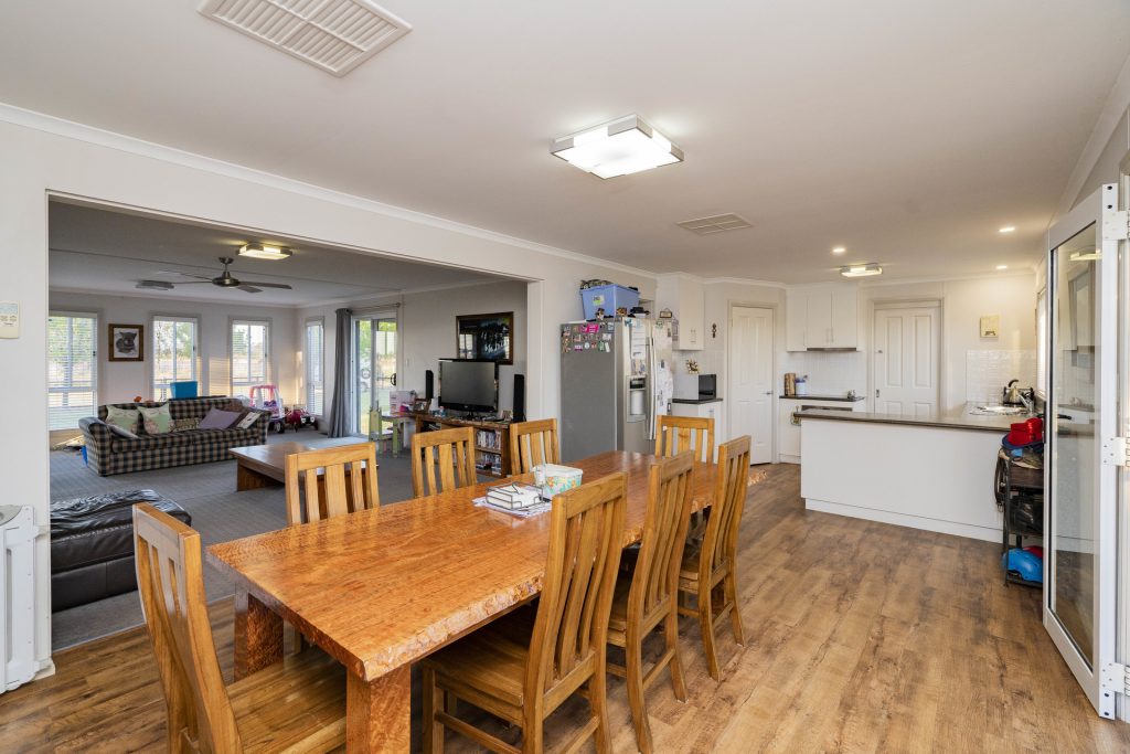 45 Koonadan Road, Leeton NSW 2705 - photo 8