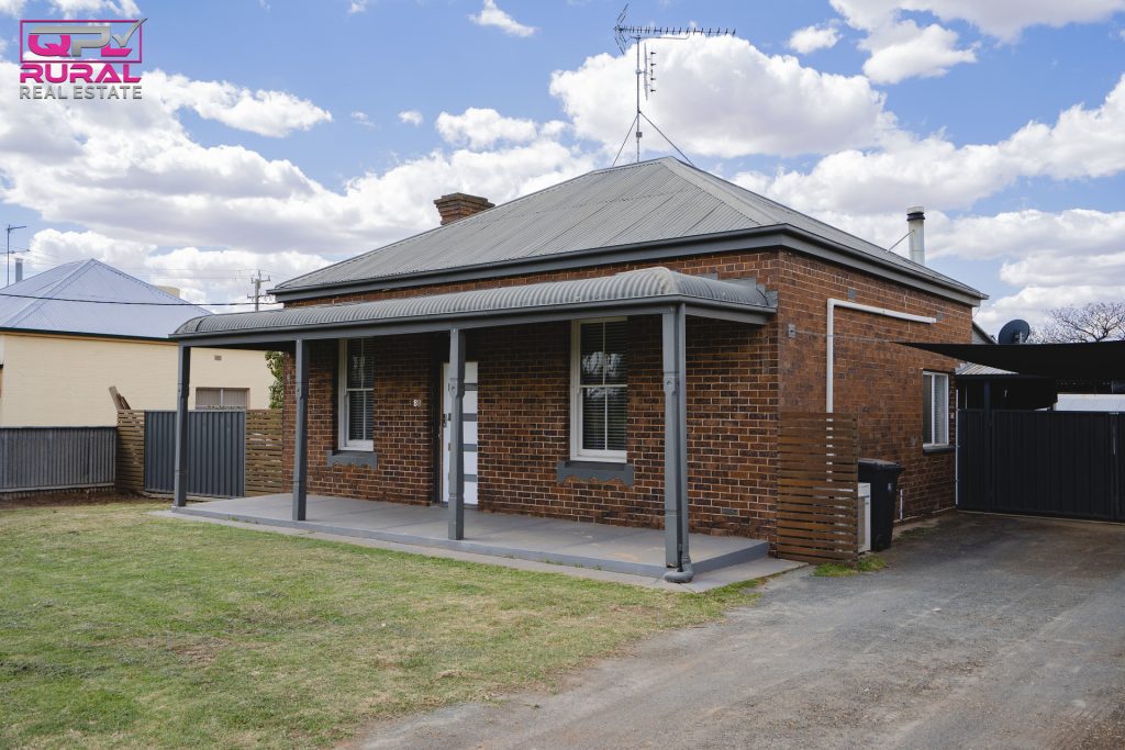 89 Crowley Street, Temora NSW 2666 - photo 2