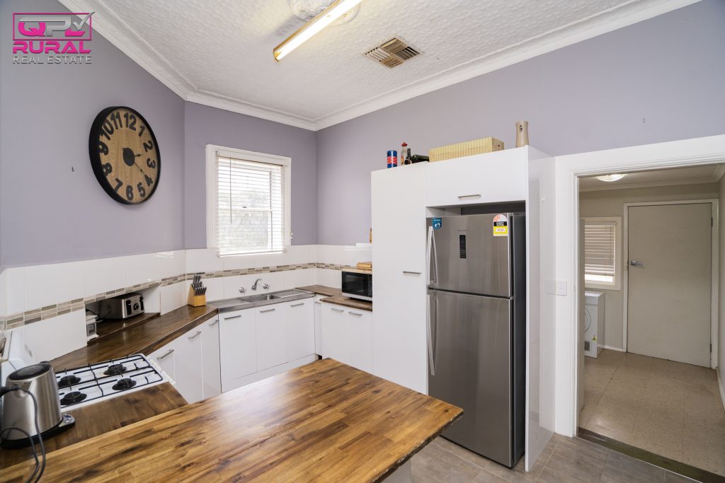 89 Crowley Street, Temora NSW 2666 - photo 6