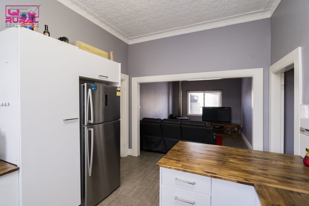 89 Crowley Street, Temora NSW 2666 - photo 7