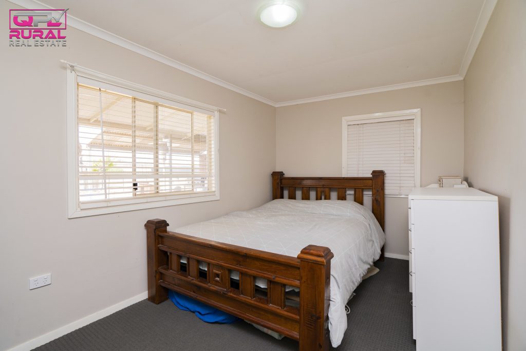 89 Crowley Street, Temora NSW 2666 - photo 9