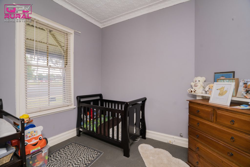 89 Crowley Street, Temora NSW 2666 - photo 10
