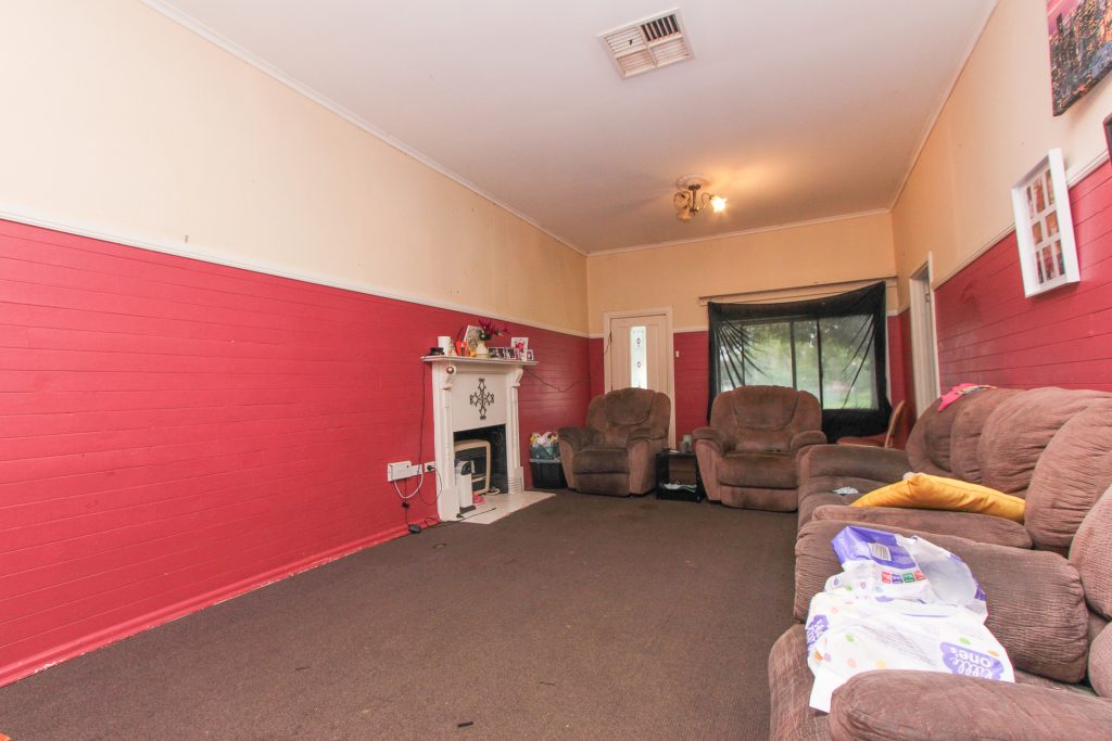 216 Brisbane Street, Leeton NSW 2705 - photo 3