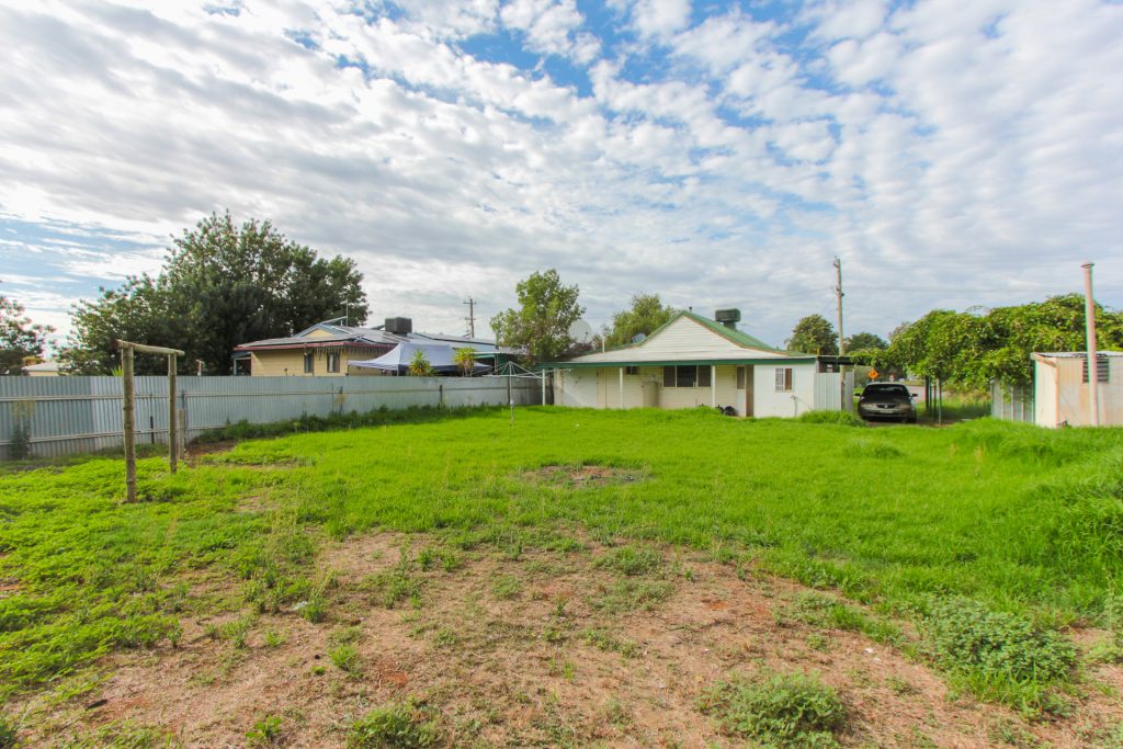 216 Brisbane Street, Leeton NSW 2705 - photo 8