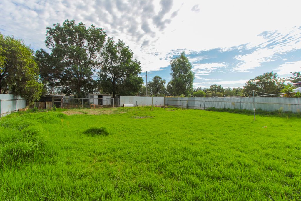 216 Brisbane Street, Leeton NSW 2705 - photo 9