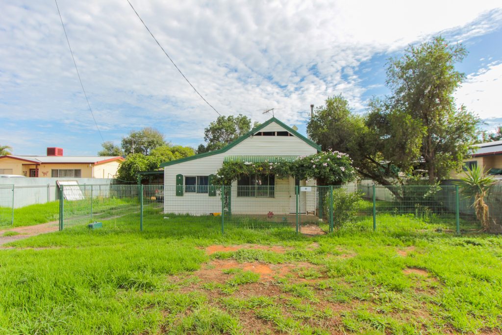 216 Brisbane Street, Leeton NSW 2705 - photo 10