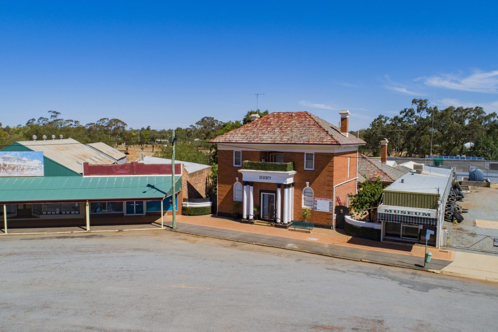 70 Yapunyah Street, Barellan NSW 2665 - photo 3