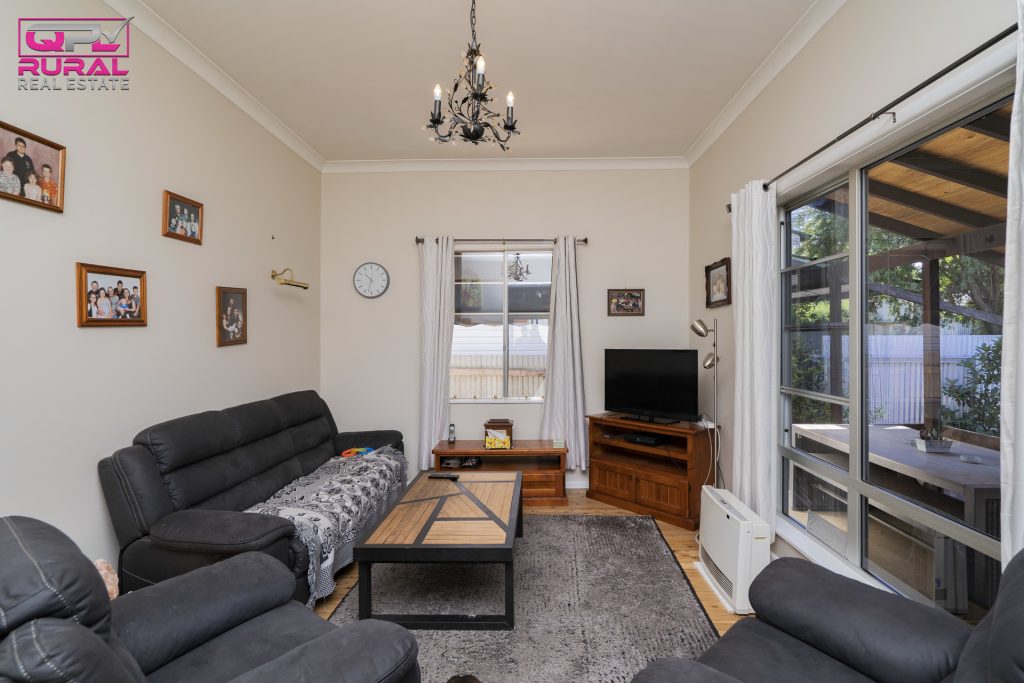 27 William Street, Narrandera NSW 2700 - photo 12
