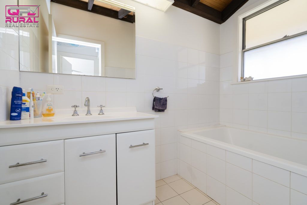 27 William Street, Narrandera NSW 2700 - photo 18