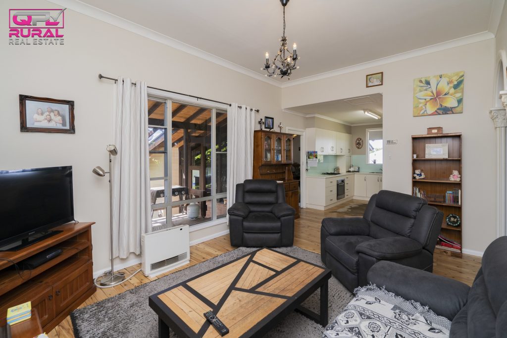 27 William Street, Narrandera NSW 2700 - photo 5