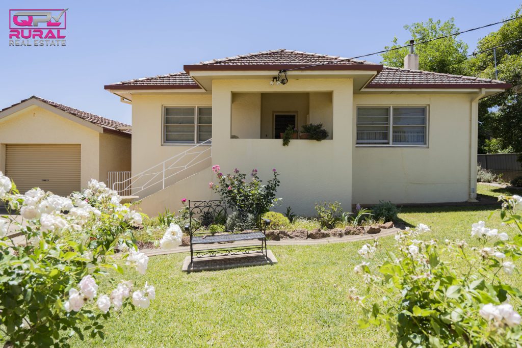 161 Kitchener Road, Temora NSW 2666 - McGrath Riverina