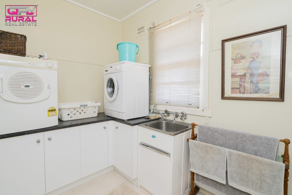 161 Kitchener Road, Temora NSW 2666 - photo 15