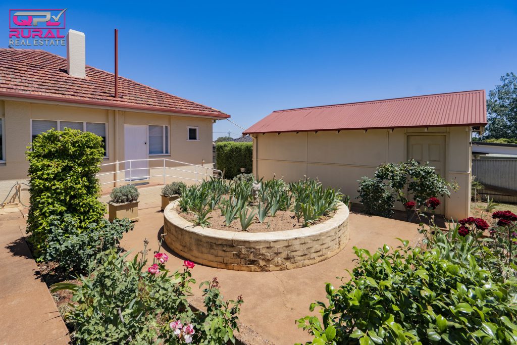 161 Kitchener Road, Temora NSW 2666 - photo 16