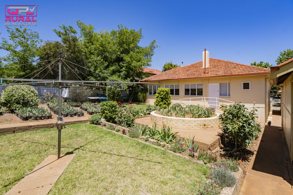 161 Kitchener Road, Temora NSW 2666 - photo 17