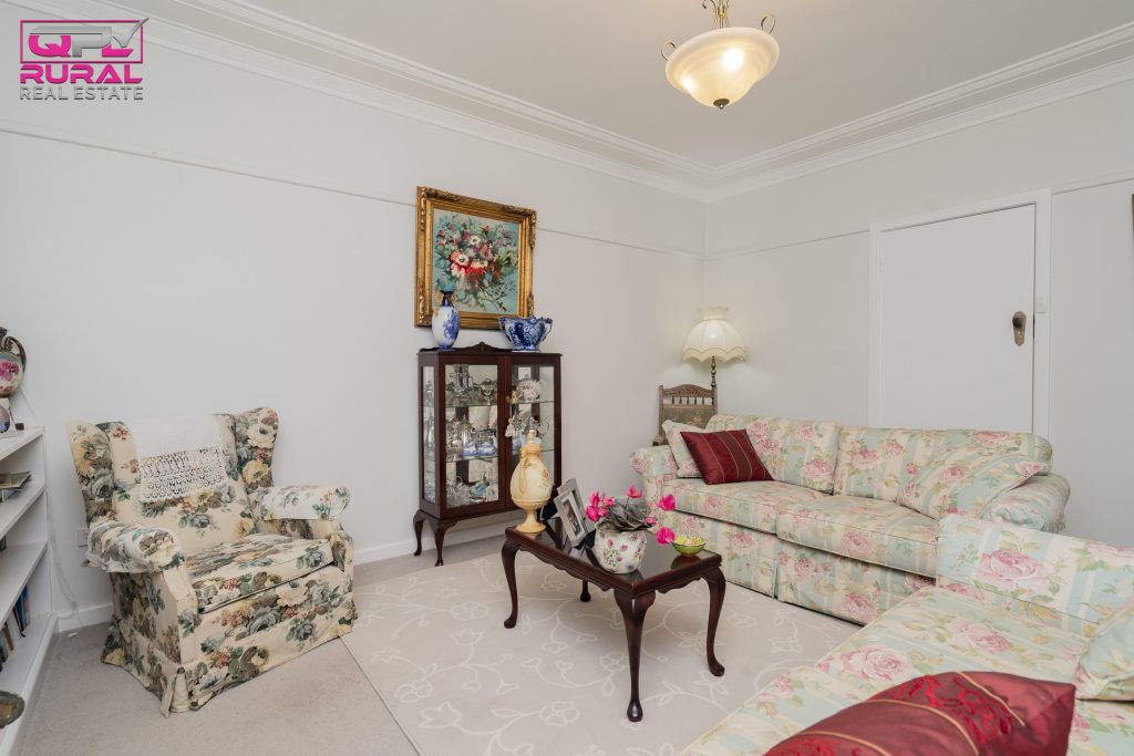 161 Kitchener Road, Temora NSW 2666 - photo 4