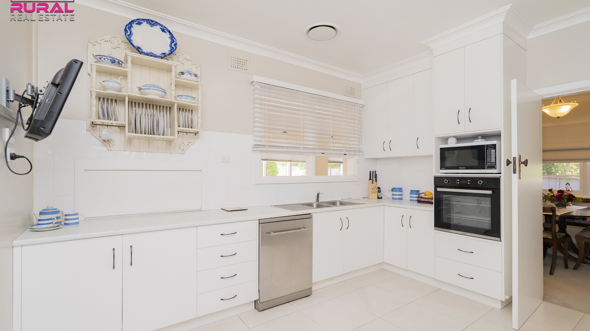 161 Kitchener Road, Temora NSW 2666 - photo 6