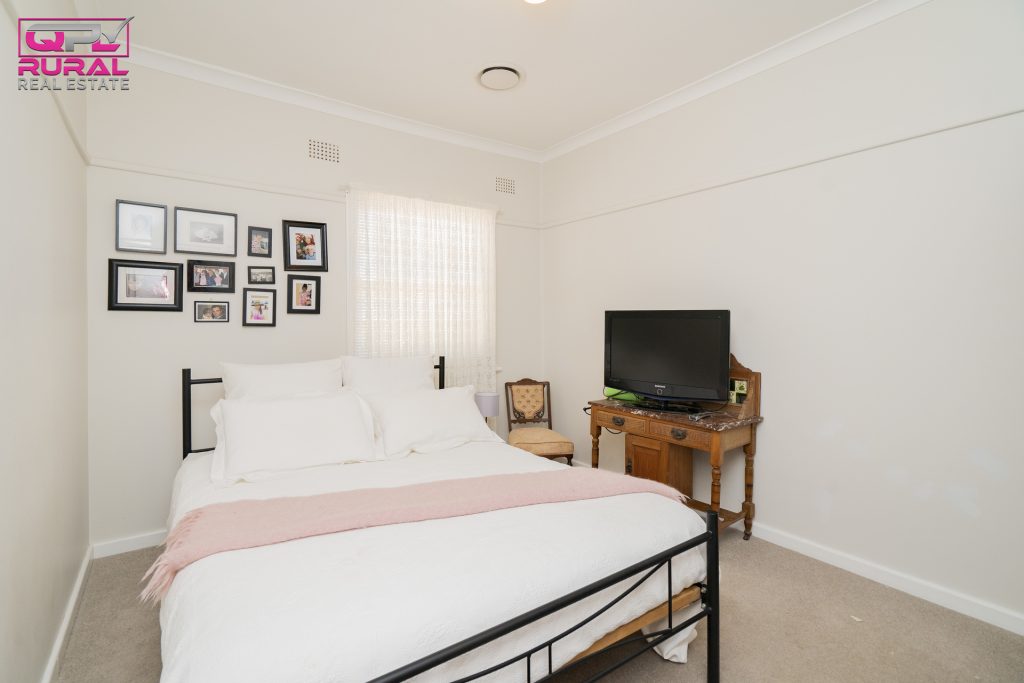 161 Kitchener Road, Temora NSW 2666 - photo 10