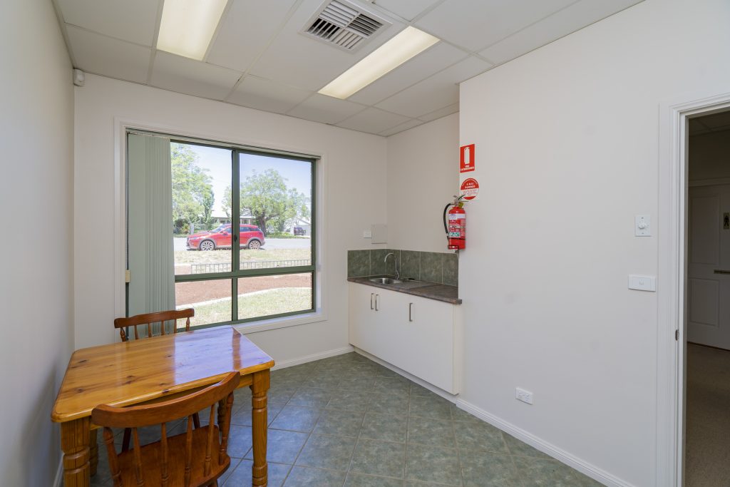 91 Larmer Street, Narrandera NSW 2700 - photo 11