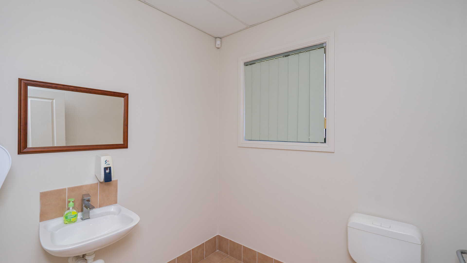 91 Larmer Street, Narrandera NSW 2700 - photo 14